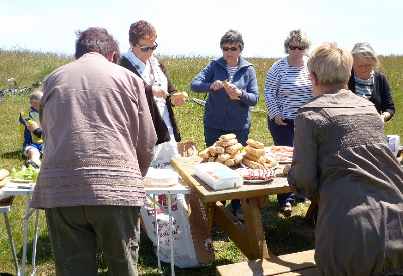 2010-06-13 09 A Table.JPG